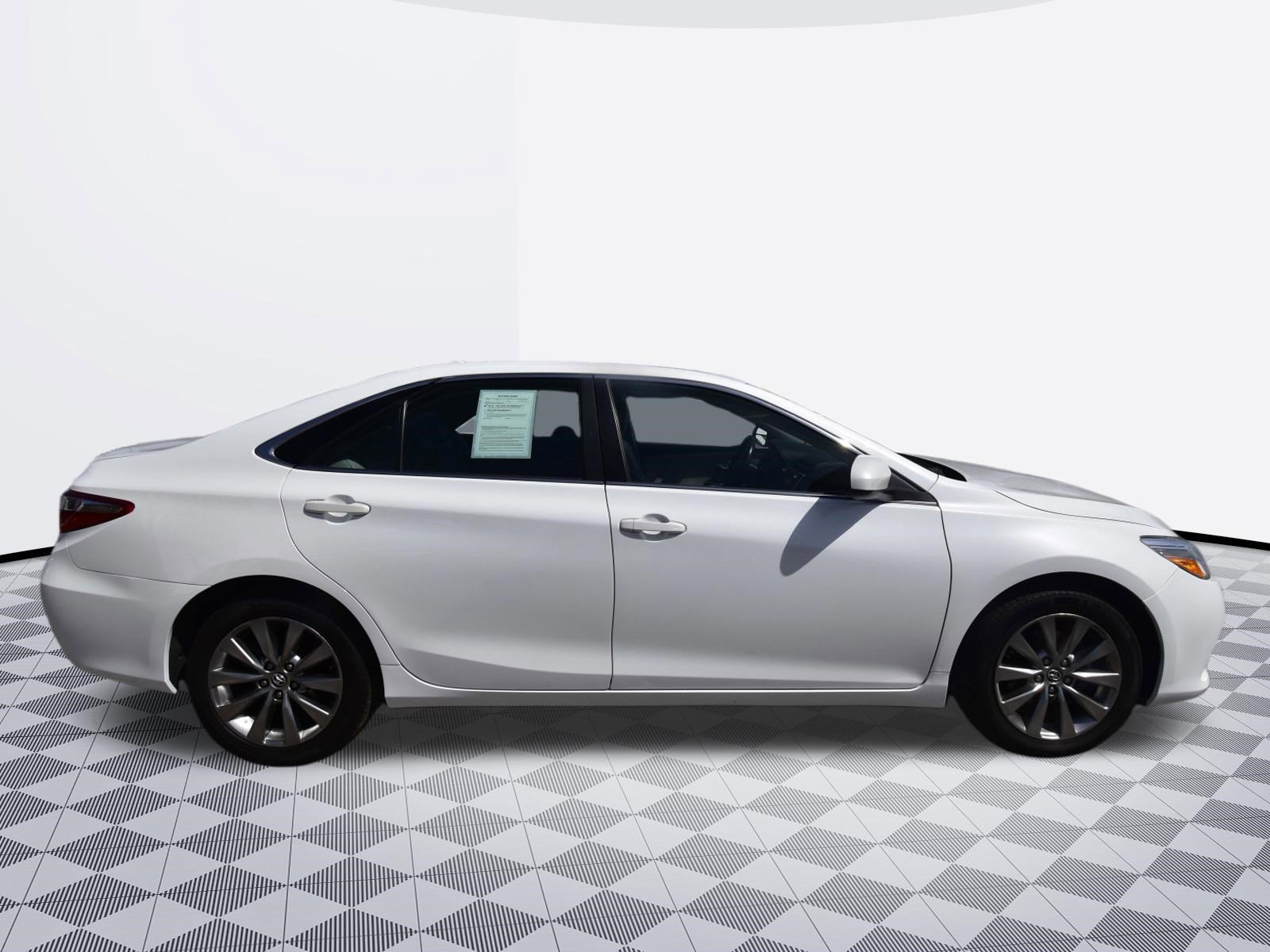 Used 2017 Toyota Camry XLE w/ Advanced Technology Package FWD image 2