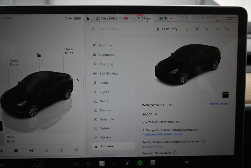 Used 2023 Tesla Model Y 2WD image 14