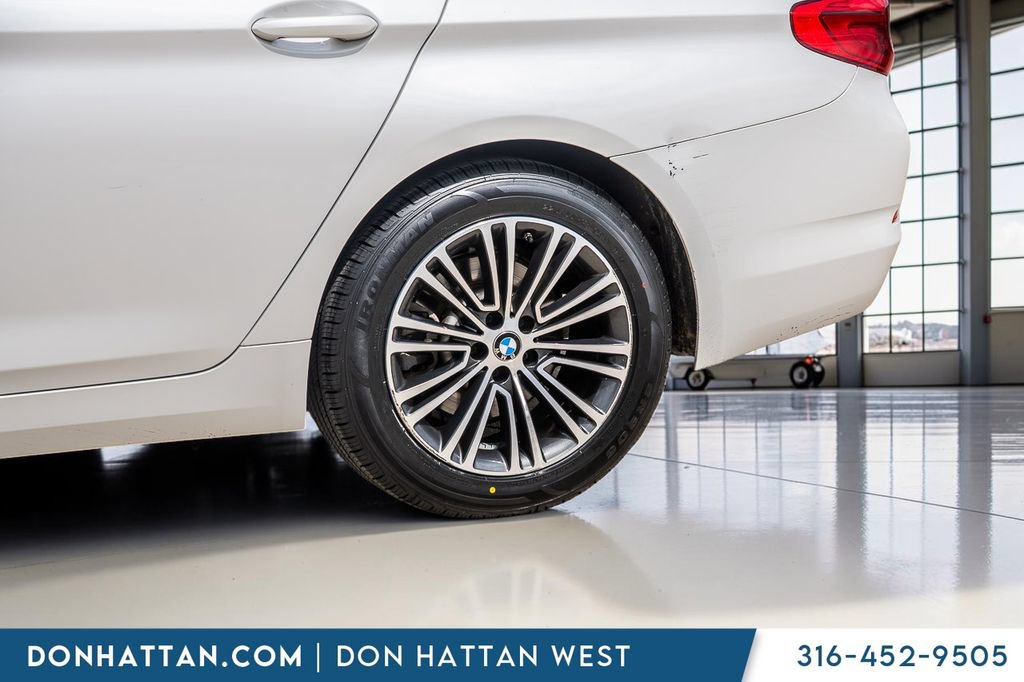 Used 2020 BMW 530i w/ Convenience Package RWD image 39