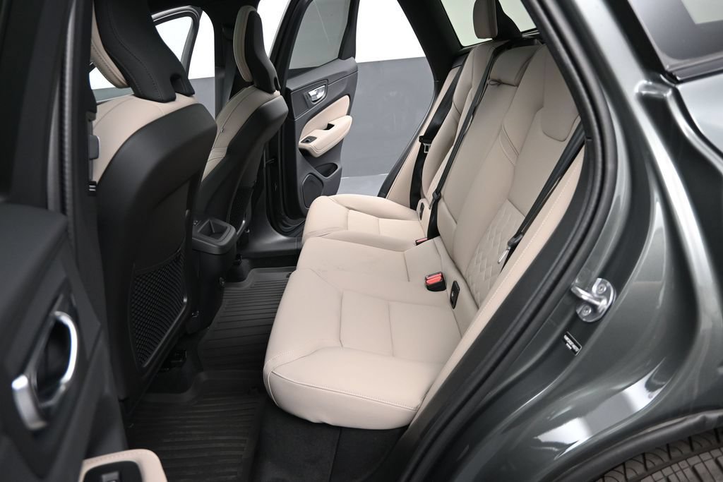 New 2026 Volvo XC60 B5 Plus w/ Climate Package AWD/4WD image 13