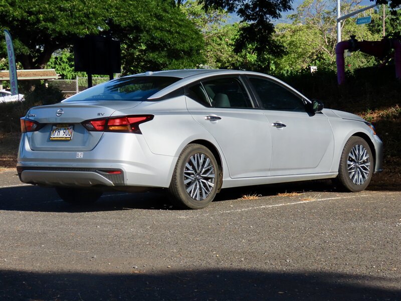 Used 2024 Nissan Altima 2.5 SV FWD image 6