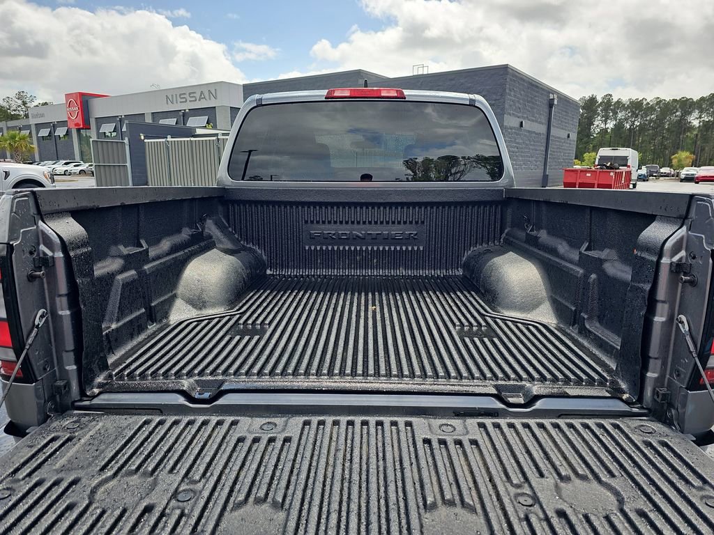Used 2025 Nissan Frontier SV image 15