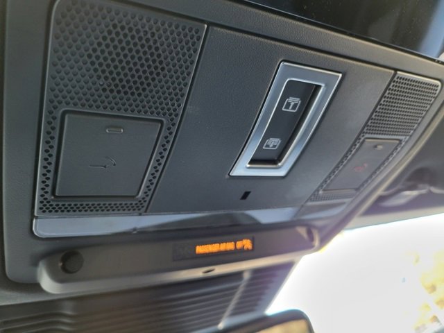 Used 2025 Land Rover Discovery Sport Dynamic SE image 38