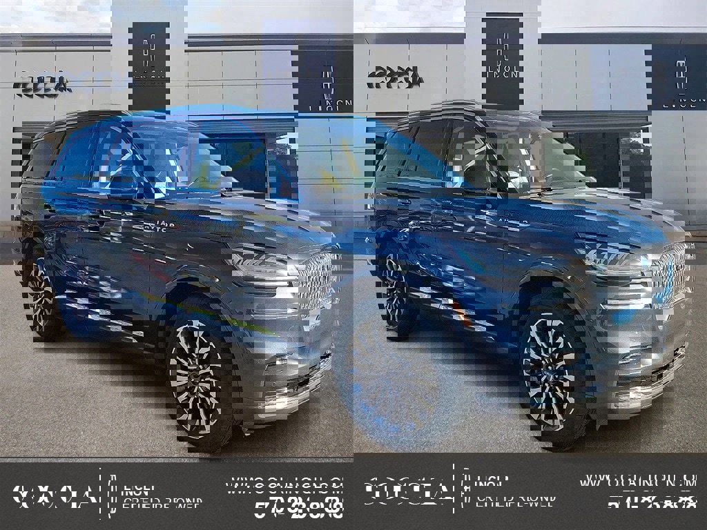 Used 2023 Lincoln Aviator Reserve w/ Elements Package Plus image 3