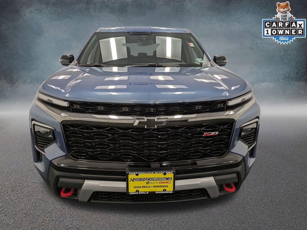 Used 2024 Chevrolet Traverse Z71 AWD/4WD image 2