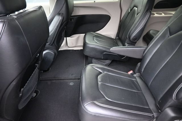Used 2022 Chrysler Pacifica Touring-L FWD image 26