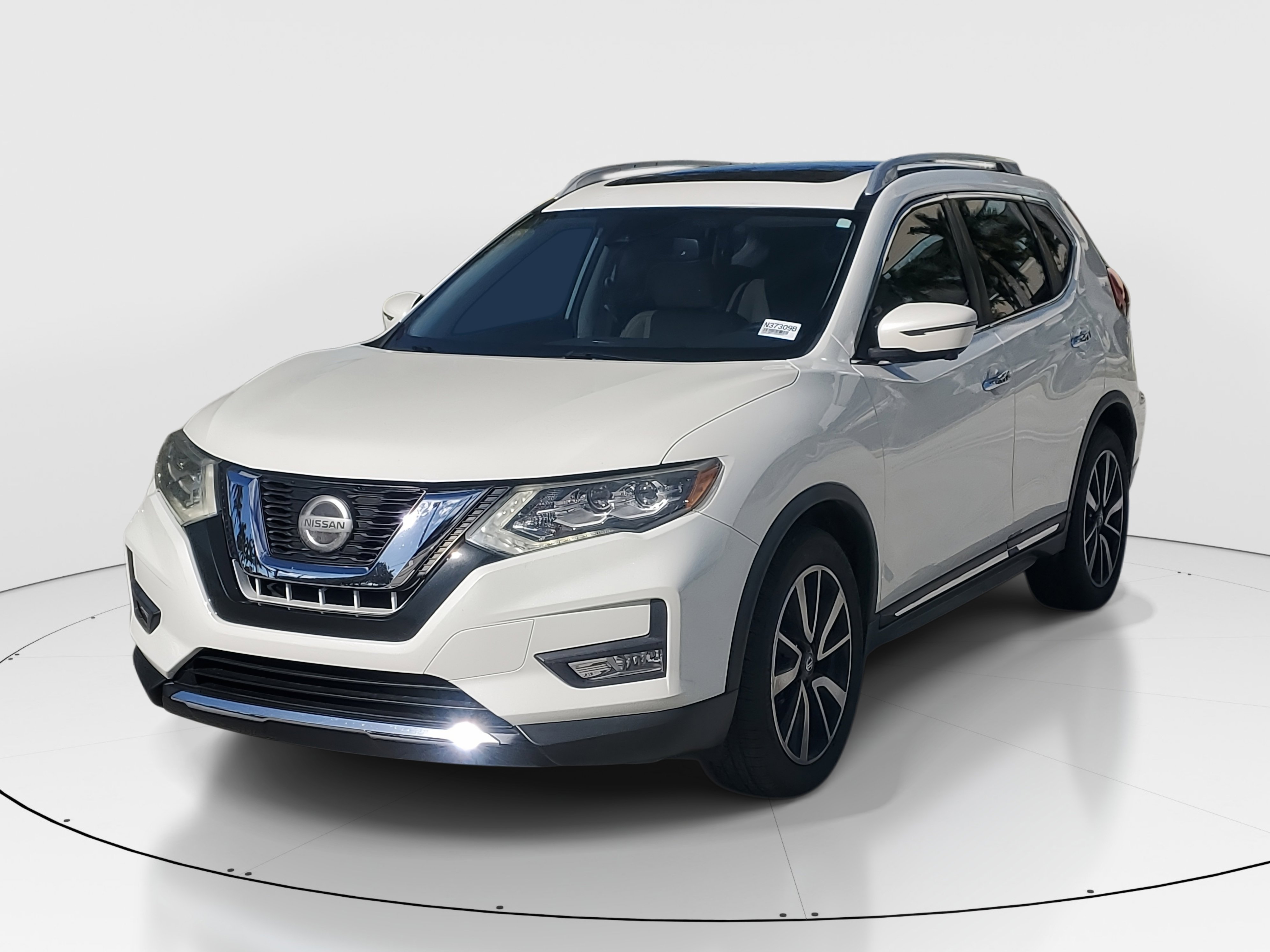 Used 2018 Nissan Rogue SL w/ Premium Package image 5