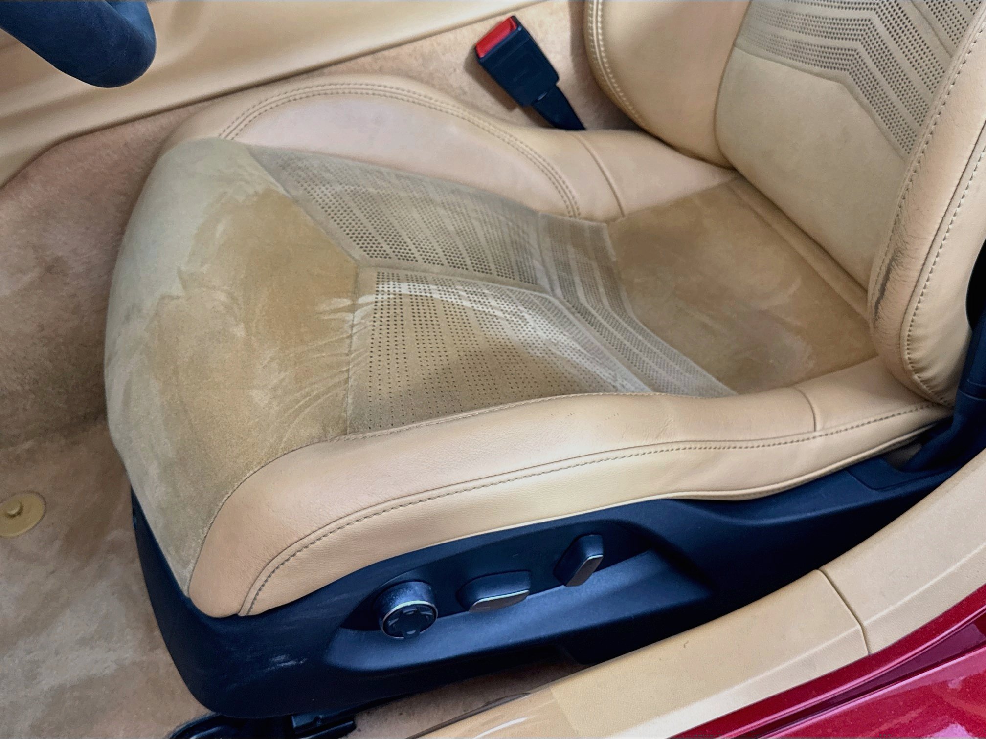 Used 2024 Chevrolet Corvette Stingray Premium Conv w/ Z51 Performance Package RWD image 22