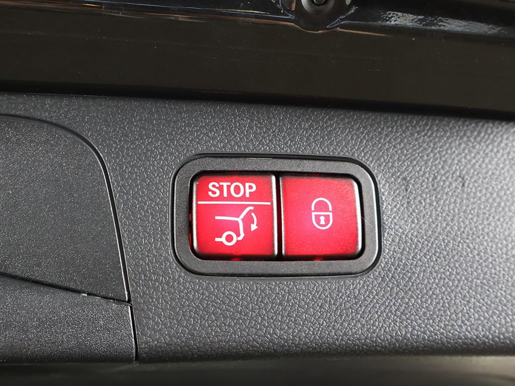 Used 2022 Mercedes-Benz GLC 300 4MATIC w/ AMG Line image 51