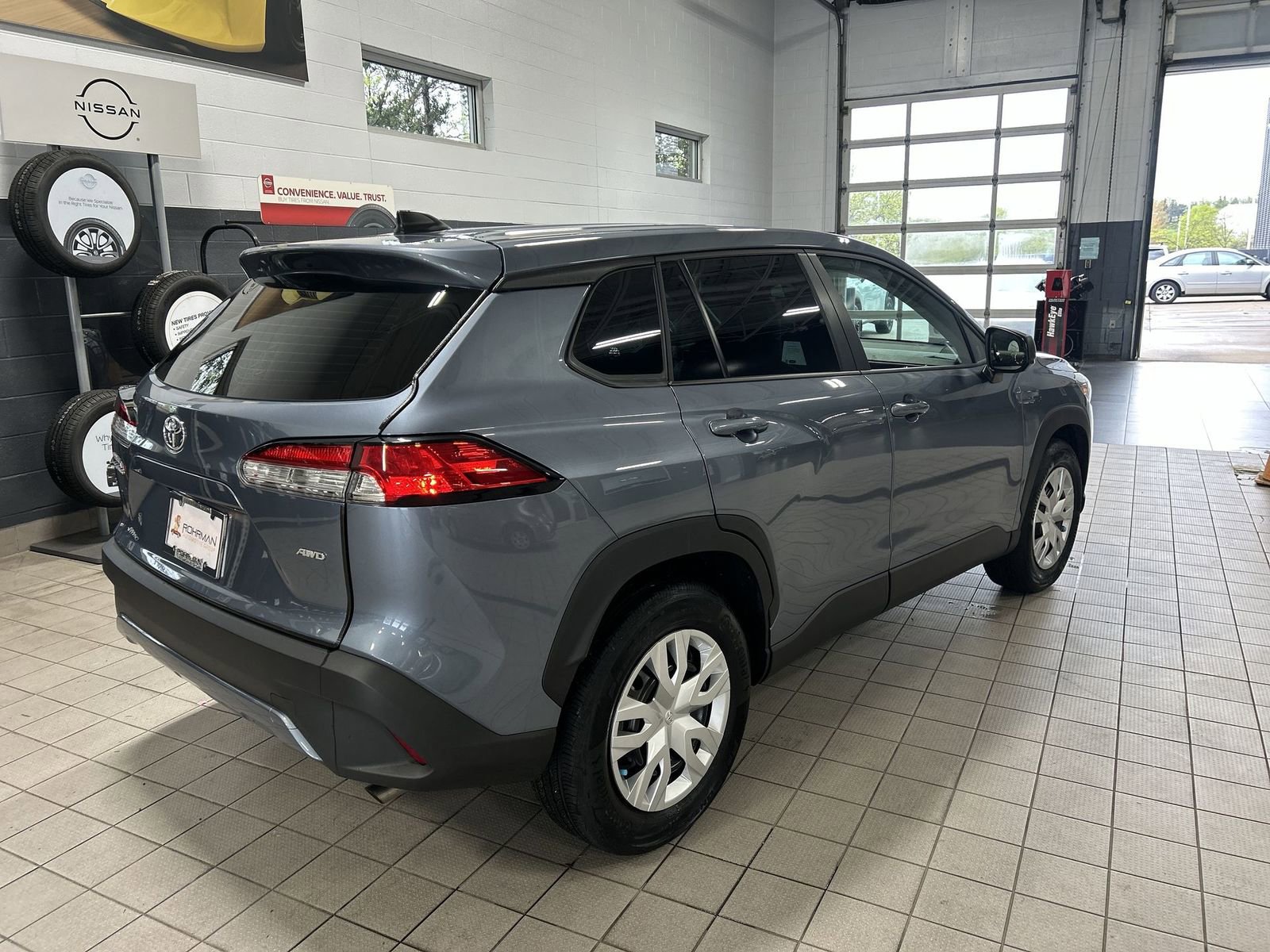 Used 2025 Toyota Corolla Cross L AWD/4WD image 37