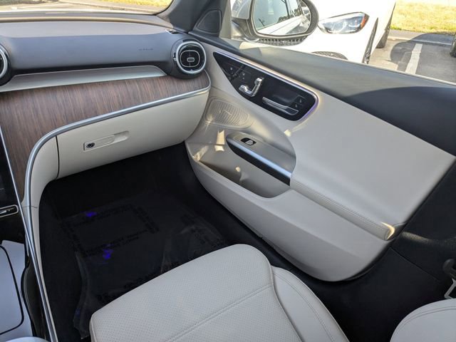 Used 2025 Mercedes-Benz C 300 Sedan image 17