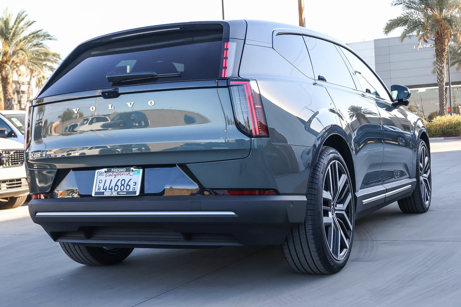 New 2027 Volvo EX60 Ultra AWD/4WD image 5