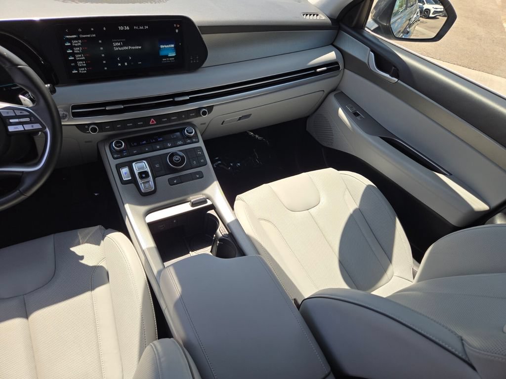 Used 2025 Hyundai Palisade SEL FWD image 14