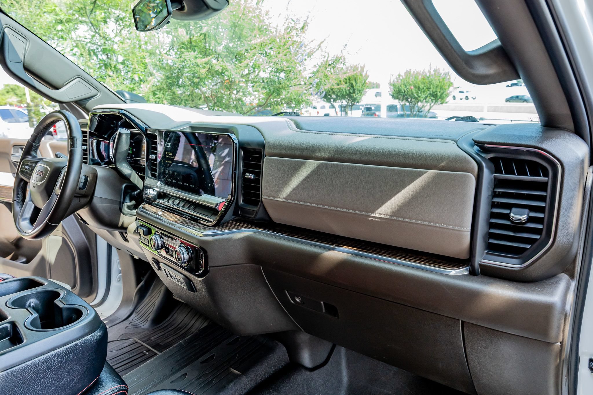 Used 2024 GMC Sierra 3500 SLE w/ SLE Convenience Package AWD/4WD image 17