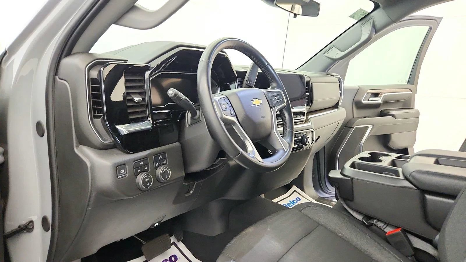 Used 2024 Chevrolet Silverado 1500 LT AWD/4WD image 15