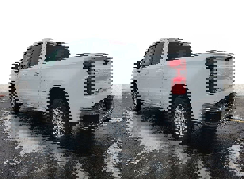 Used 2025 Chevrolet Silverado 1500 LT image 3