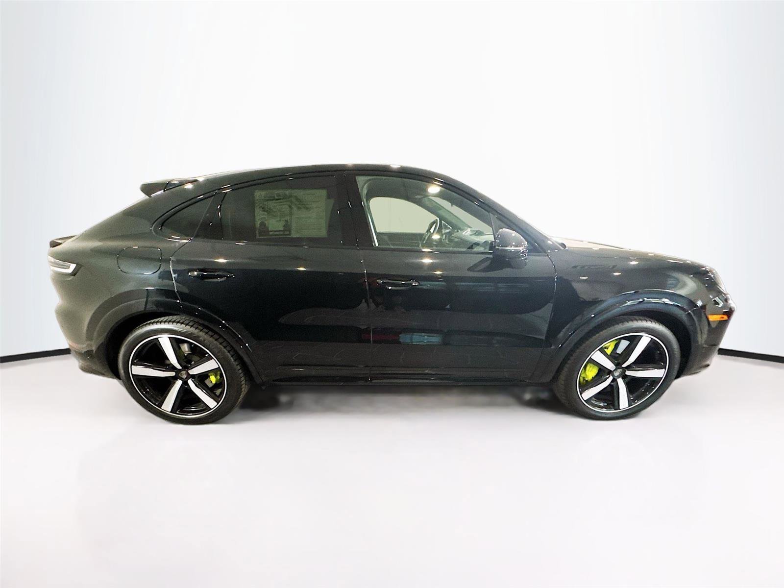 Used 2025 Porsche Cayenne Turbo image 35