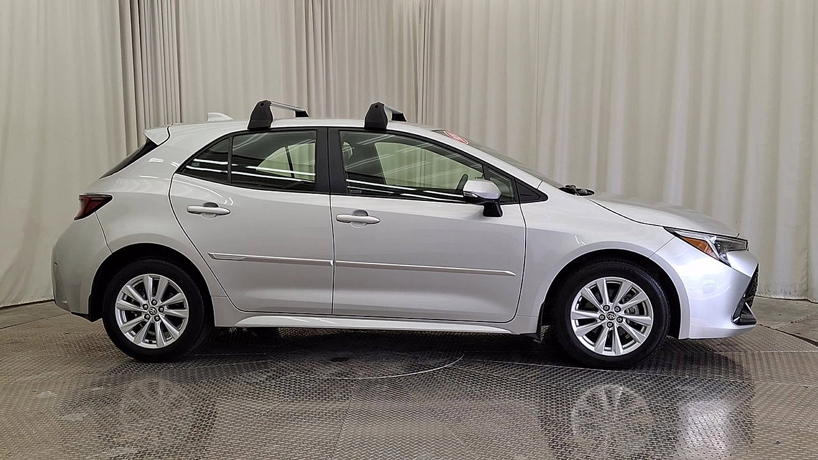 Certified 2024 Toyota Corolla SE FWD image 4