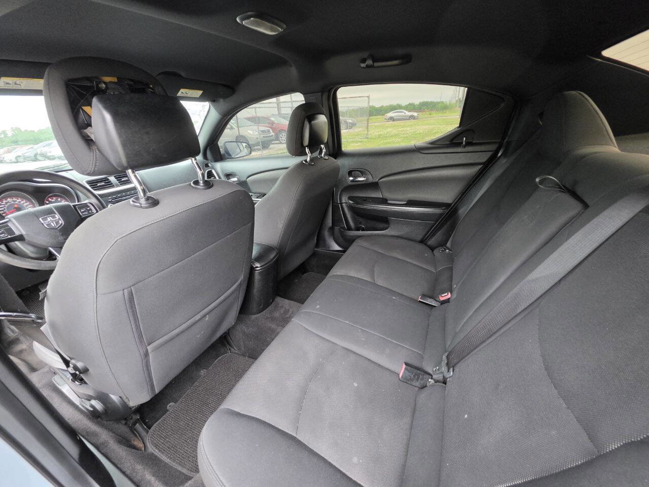 Used 2013 Dodge Avenger SE FWD image 4