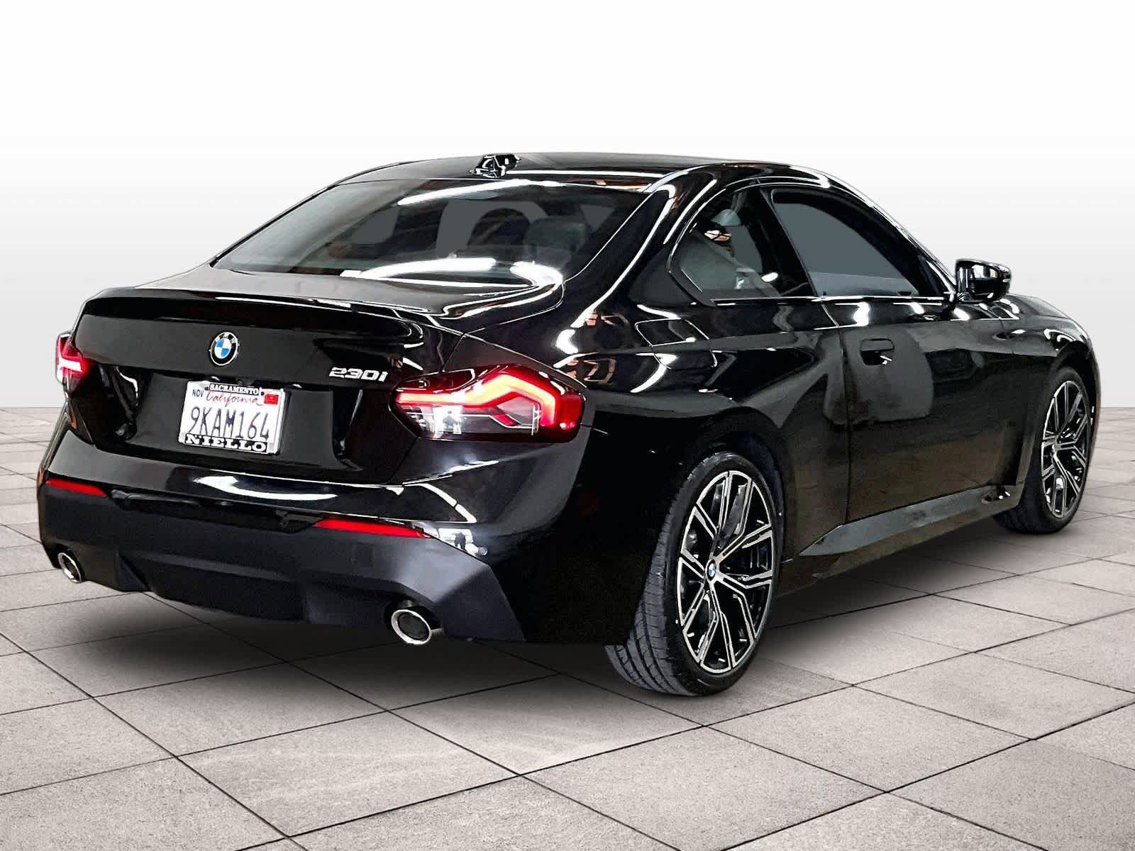 Used 2023 BMW 230i Coupe w/ Convenience Package RWD image 16