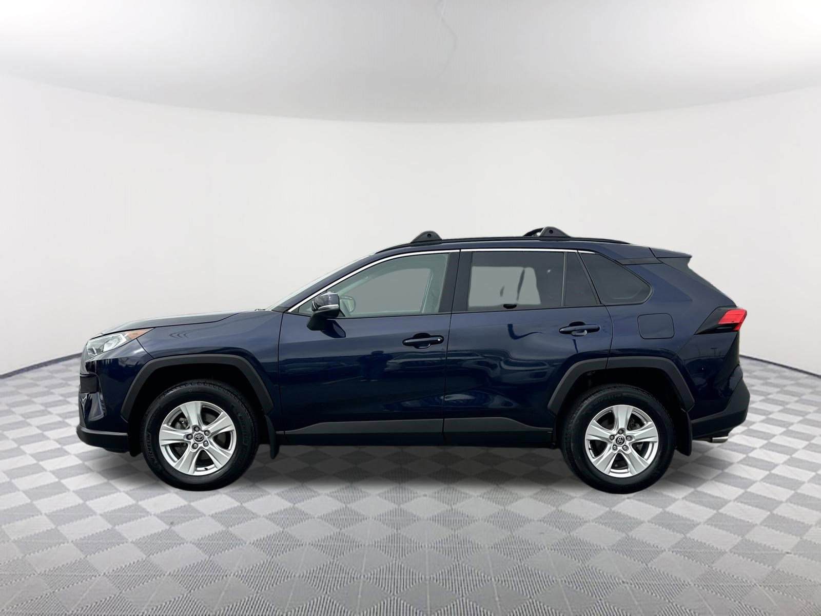 Used 2021 Toyota RAV4 XLE w/ Convenience Package image 11