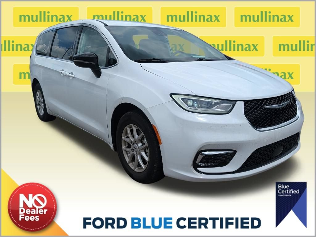 Used 2024 Chrysler Pacifica Touring-L FWD video 1