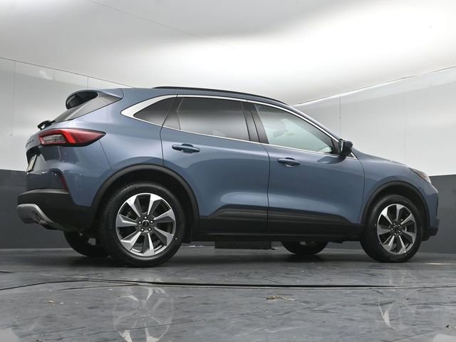 Certified 2025 Ford Escape Platinum AWD/4WD image 42