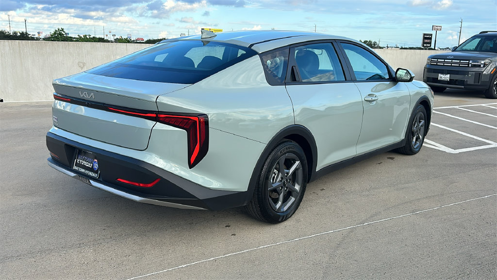 Used 2026 Kia K4 FWD image 12