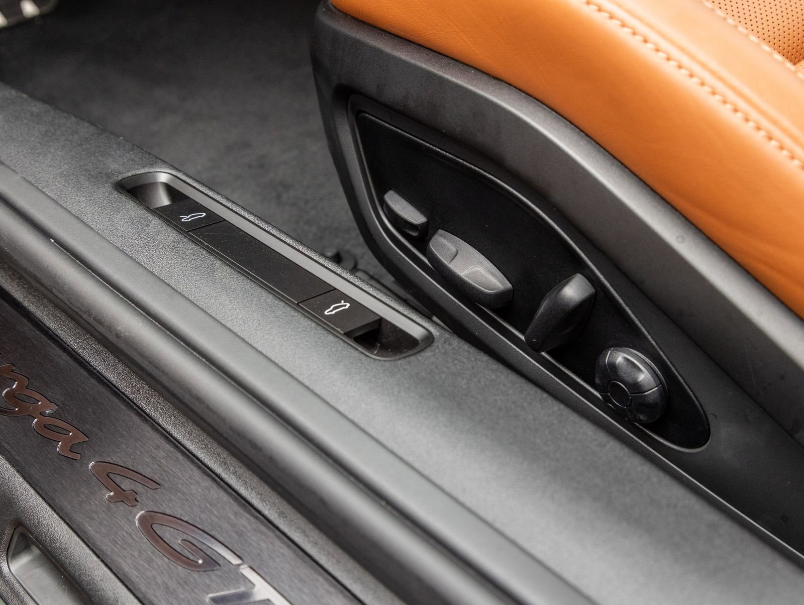 Certified 2026 Porsche 911 Targa 4 GTS image 24