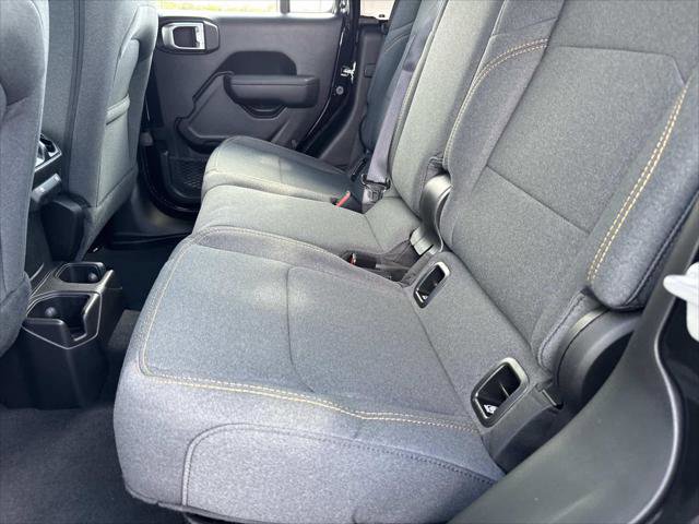 Certified 2025 Jeep Gladiator Sport AWD/4WD image 8