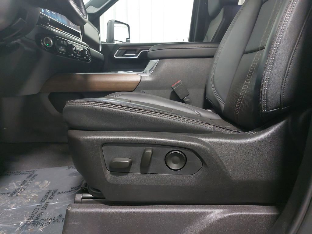 Used 2024 Chevrolet Silverado 3500 High Country w/ High Country Premium Package AWD/4WD image 30