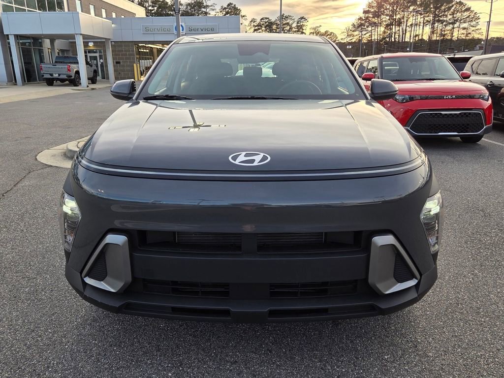 Used 2025 Hyundai Kona SE image 2