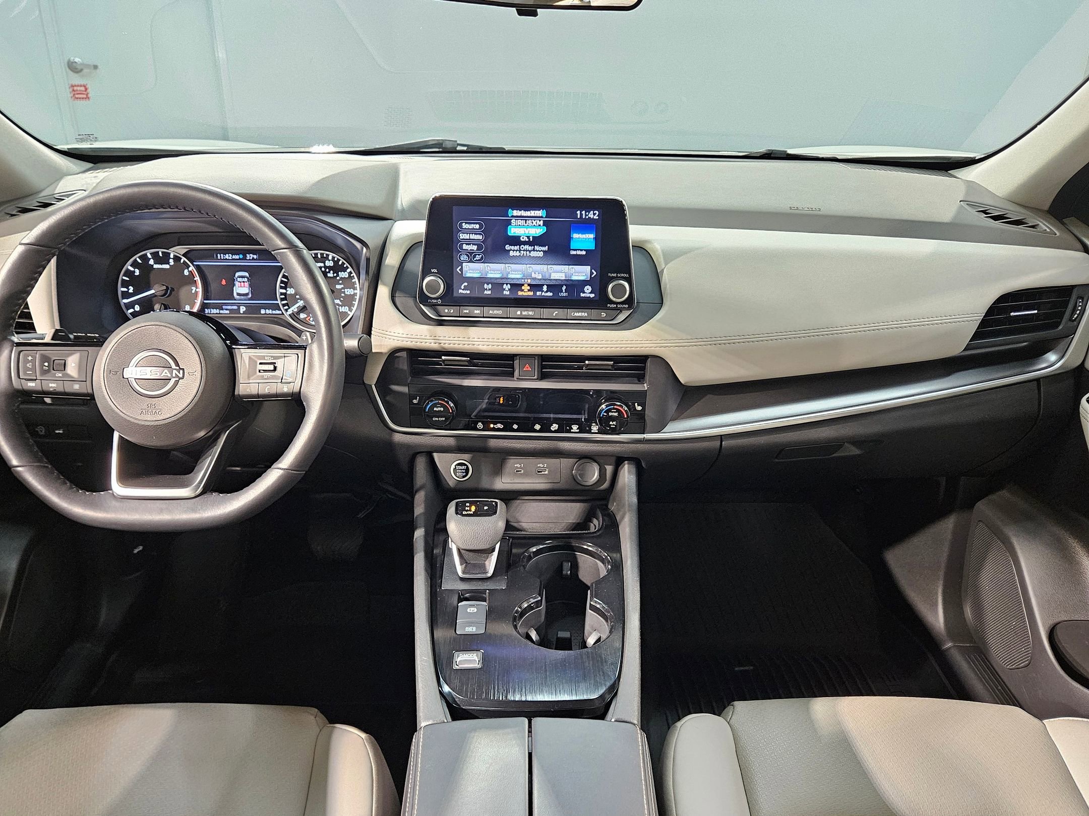 Used 2023 Nissan Rogue SV w/ SV Premium B Package image 10