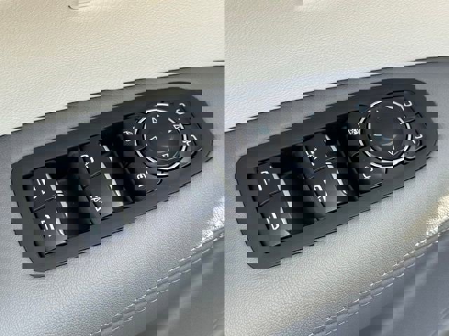 New 2025 Cadillac XT5 Premium Luxury w/ Technology Package FWD image 18