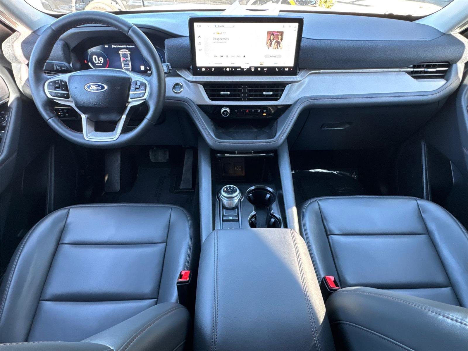 Used 2025 Ford Explorer Active w/ Active Comfort Package image 21