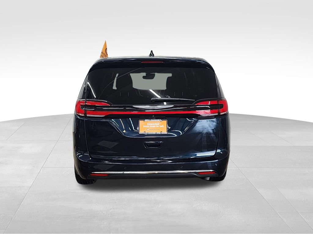 Used 2025 Chrysler Pacifica Select FWD image 7