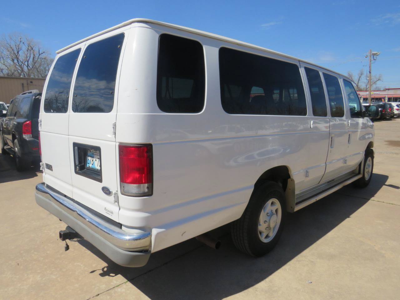 Used 2001 Ford E-350 and Econoline 350 Club Wagon RWD image 5