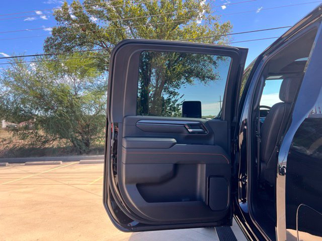Used 2025 GMC Sierra 2500 AT4 w/ AT4 Premium Plus Package AWD/4WD image 17