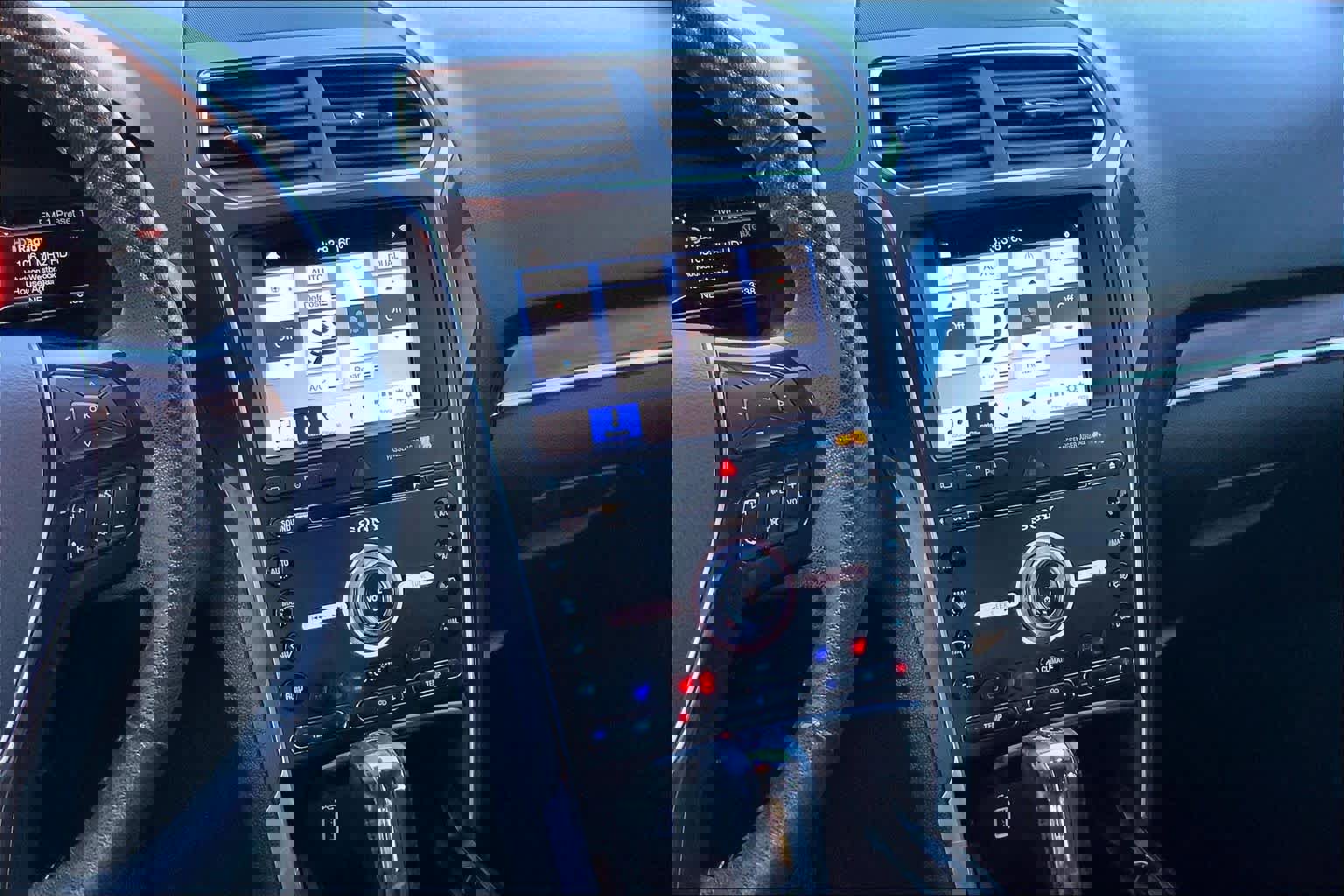 Used 2017 Ford Explorer Limited w/ Equipment Group 301A image 6