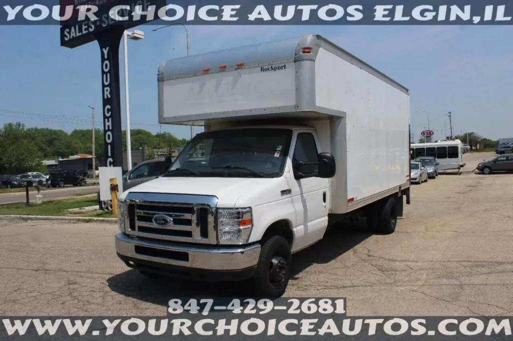 Used 2017 Ford E-450 and Econoline 450 Super Duty image 1