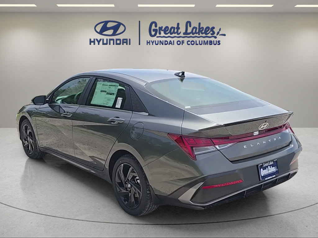 New 2026 Hyundai Elantra SEL Sport Premium FWD image 3