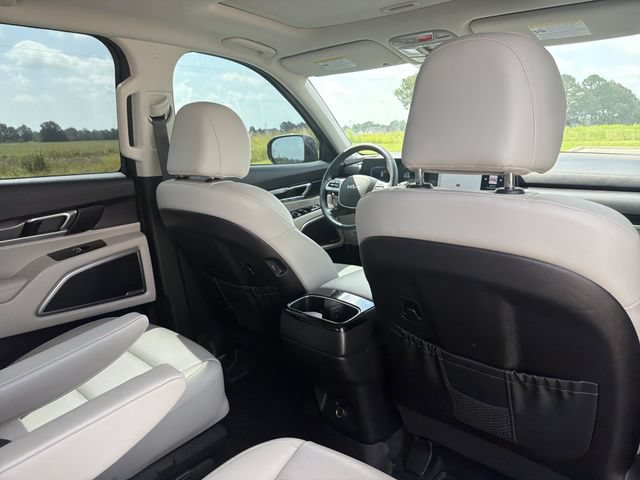 Used 2025 Kia Telluride S FWD image 17