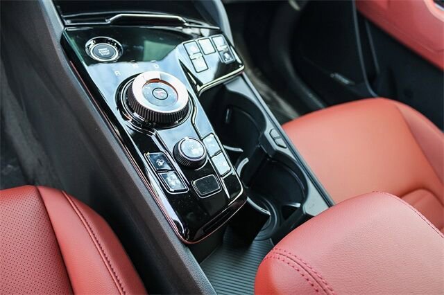 Used 2025 Kia Sportage SX Prestige image 25