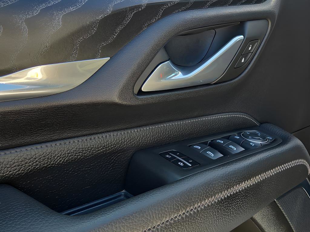 Used 2024 GMC Yukon XL Denali image 13