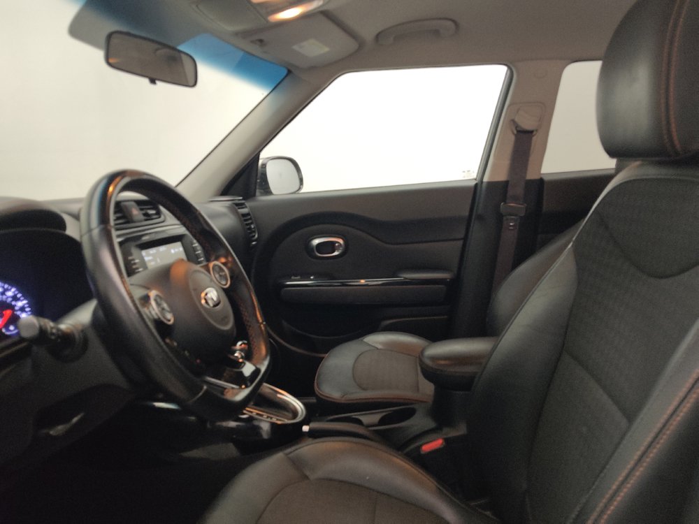 Used 2019 Kia Soul ! FWD image 17