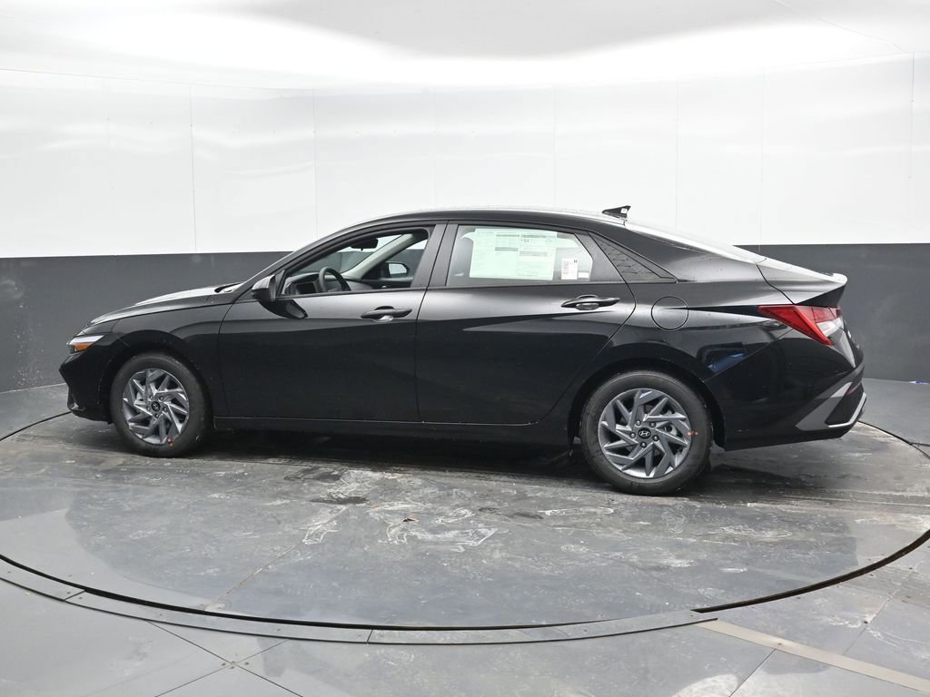 New 2026 Hyundai Elantra Blue image 8