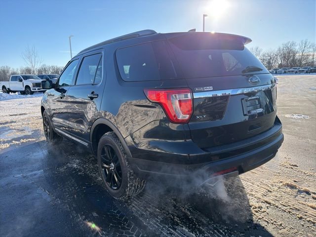 Used 2019 Ford Explorer XLT image 4
