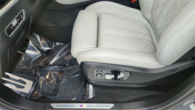 Used 2023 BMW X7 xDrive40i w/ M Sport Package image 38