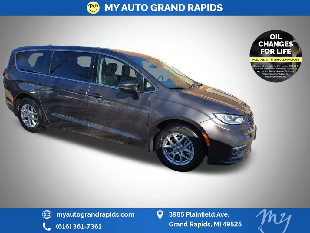 Used 2023 Chrysler Pacifica Touring-L