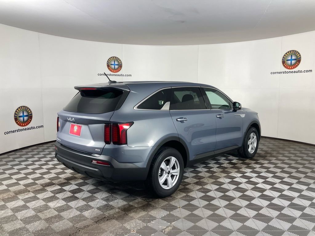 Certified 2023 Kia Sorento LX AWD/4WD image 18